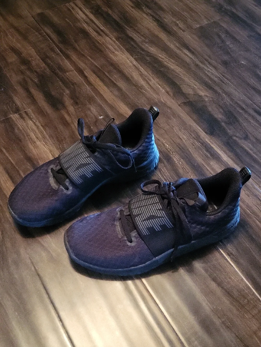 Nike Navy/Black Women's Athletic Lace-Up Sneakers - Picture 1 of 7
